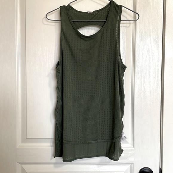 ๐ Mondetta Tank Top - Picture 1 of 2